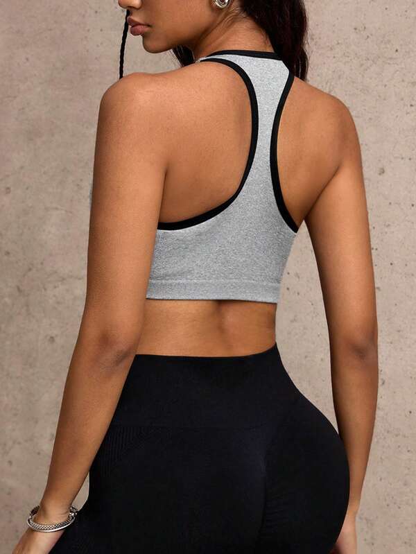 Seamless women's sports bra with removable pads and hook design for running, yoga, workouts Seamless women's sports bra with removable pads and hook design for running, yoga, workouts